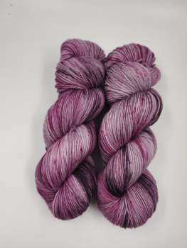 Die " Softe " Einöder Merino  Socke  *** WILDE AUBERGINE