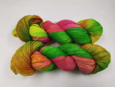 Preview: Der Klassiker 4 fach - Sockenwolle  -  GRÜNGELBE ROSE