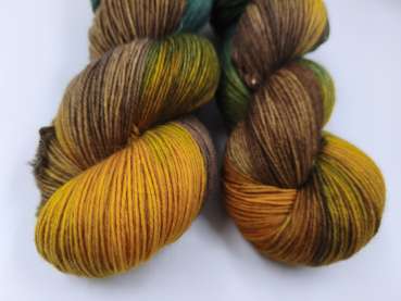 Preview: Der Klassiker 4 fach - Sockenwolle  -   GRÜNBRAUNE TANGERINE