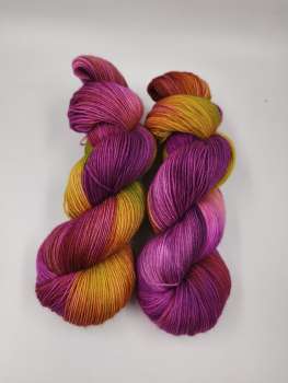 Der Klassiker 4 fach - Sockenwolle  -   ROTER BEERENLIMES