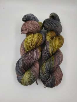 Der Klassiker 4 fach - Sockenwolle  -  GRAUBRAUNE OLIVE