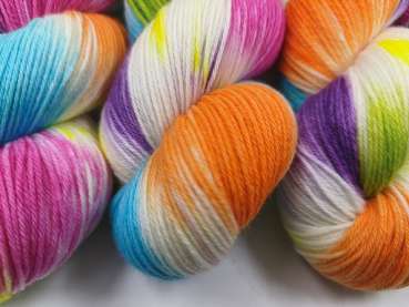 Preview: Monatsfärbung April 2026  ***  Einöder Merino  Socke  *** Grüße vom Osterhasen