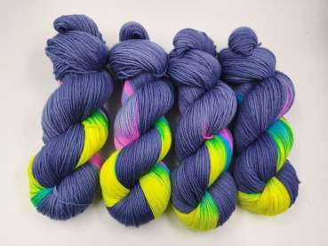 Einöder Merino  Socke  *** Wilde Elly * Stiefmütterchen