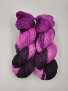 Einöder Merino  Socke  ***  AUBERGINEN BEERE