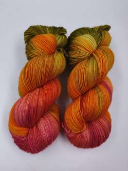 " Die Robuste " Merinosockenwolle **** GRÜNROTES ORANGE