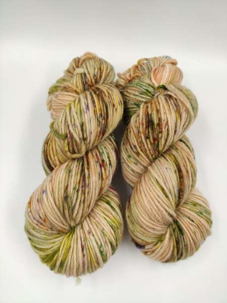 NONPLUSULTRA  100% Merino  ***   GESPRENKELTES  KAMEL    ( Mützen )