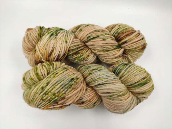 NONPLUSULTRA  100% Merino  ***   GESPRENKELTES  KAMEL    ( Mützen )