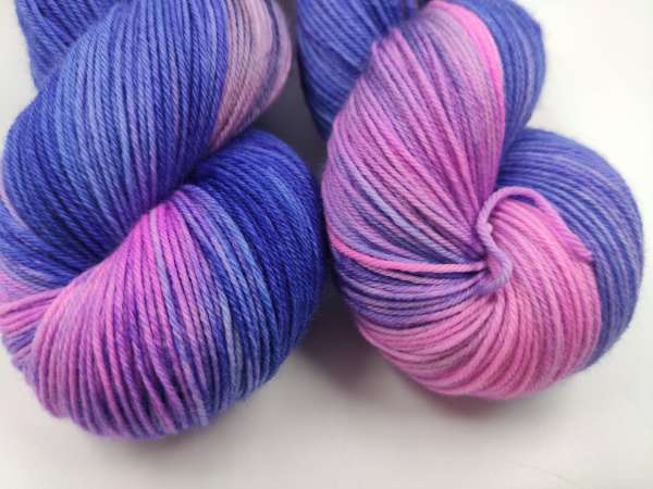 MERINO  High Twist Sockenwolle - PINKES LILA
