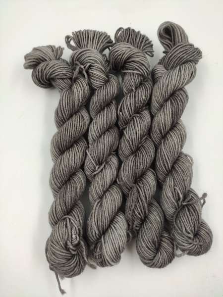 Merino Mini Strang 20 g  -  DUNKLES GRAU