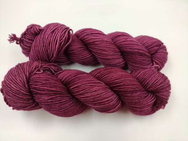 Brando DK Light Worsted  -  ROTER WEIN