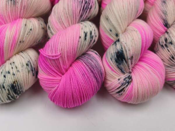 Vorbestellung  -   Einöder Merino  Socke  *** Neon Streusel PINK