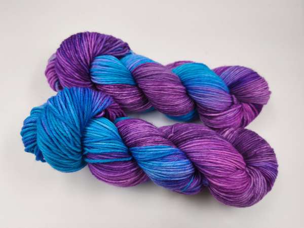 Die " Softe " Einöder Merino  Socke  **   6 fach - 100 g  TÜRKISE KIRSCHEN