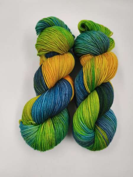 Die " Softe High Twist " Einöder Merino  Socke  *** Blaugrünes Gelb