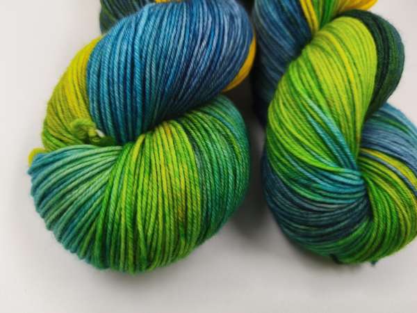 Die " Softe High Twist " Einöder Merino  Socke  *** Blaugrünes Gelb