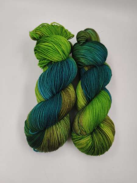 Die " Softe High Twist " Einöder Merino  Socke  *** Grünes Tealgrün