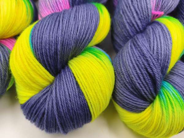 Einöder Merino  Socke  *** Wilde Elly * Stiefmütterchen