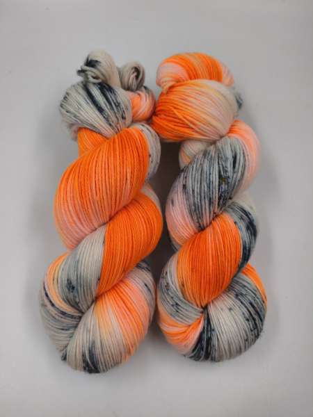 VORBESTELLUNG  -   Einöder Merino  Socke  *** Neon Streusel - ORANGE