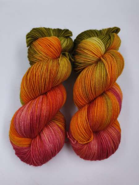 " Die Robuste " Merinosockenwolle **** GRÜNROTES ORANGE